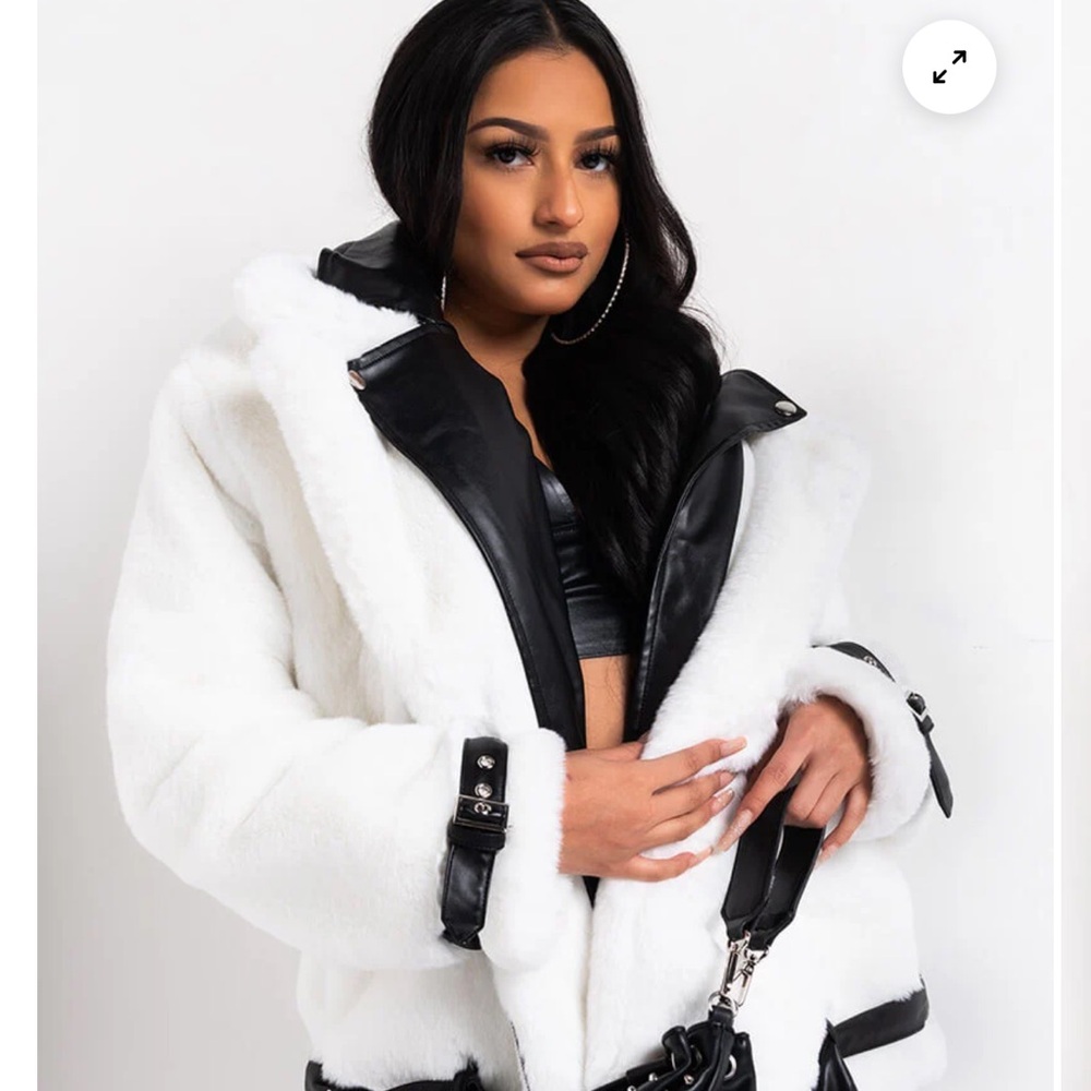 The Akira Label Montego white Faux Fur Biker Jacket Women’s Small NEW - Picture 2 of 16
